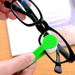 Portable Mini Glasses Cleaner Green